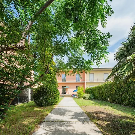 Margherita By Interhome Dom wakacyjny Viareggio